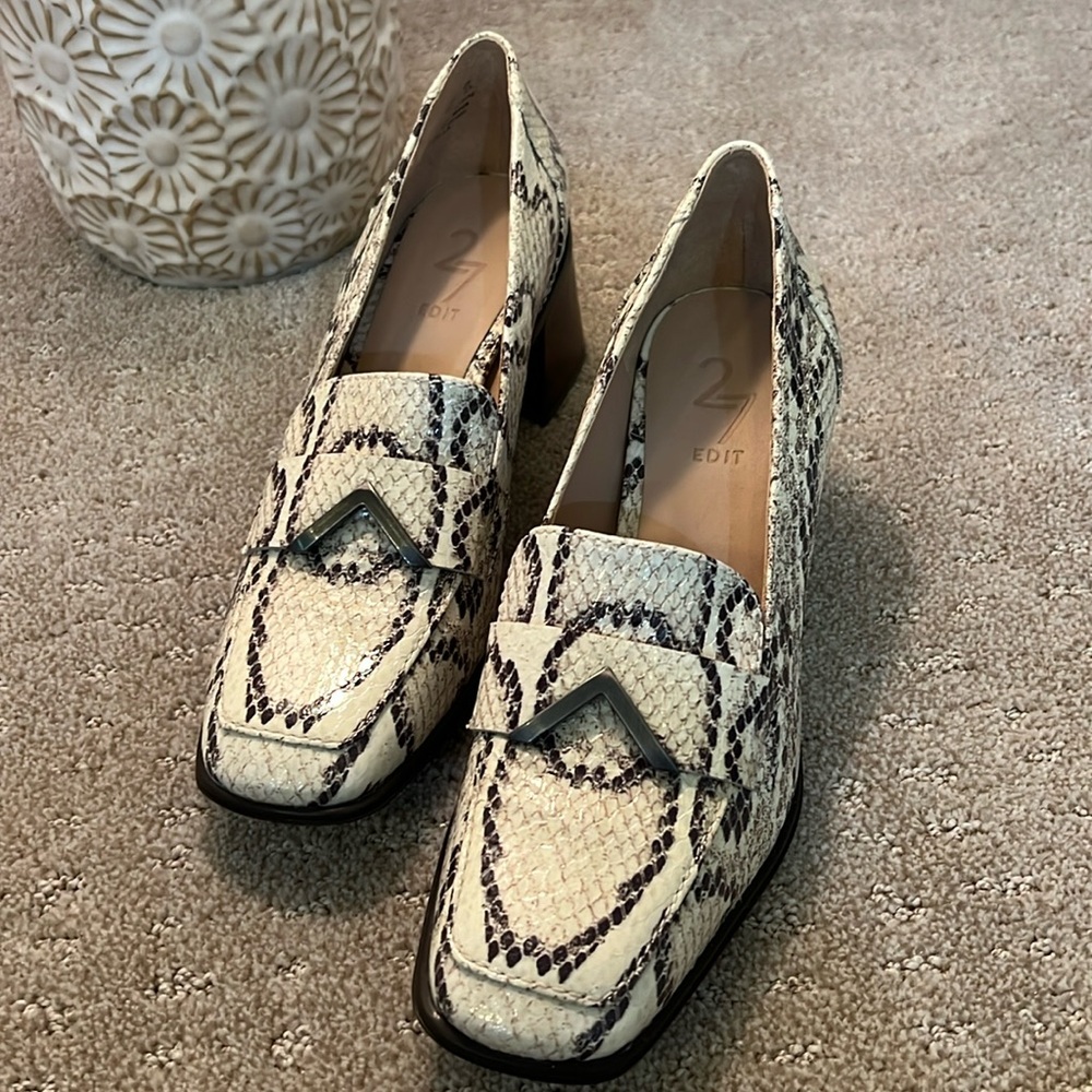 27 Edit Snakeskin heroes loafers - NWOB - size 6